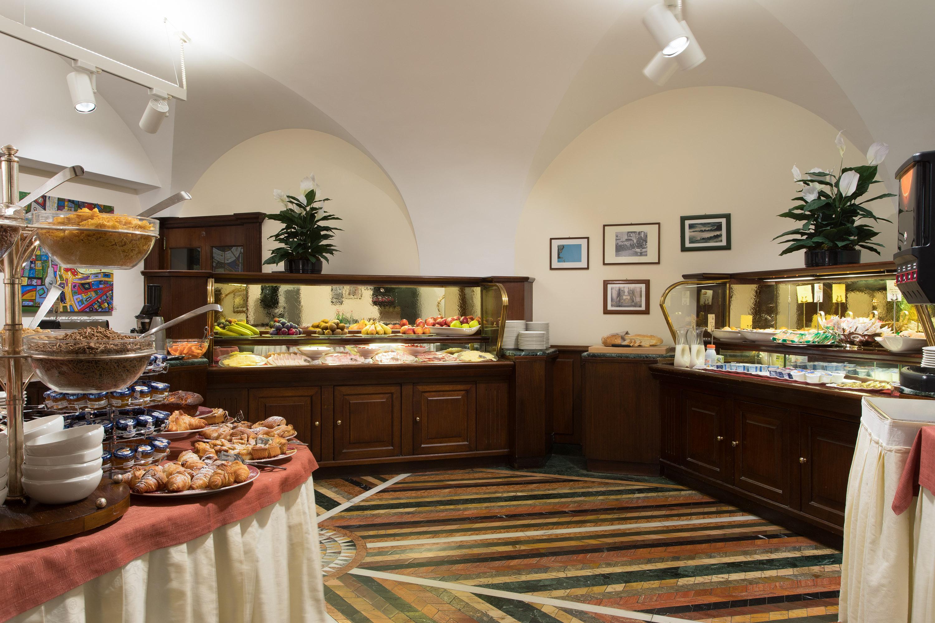 Hotel Nazionale Roma Esterno foto