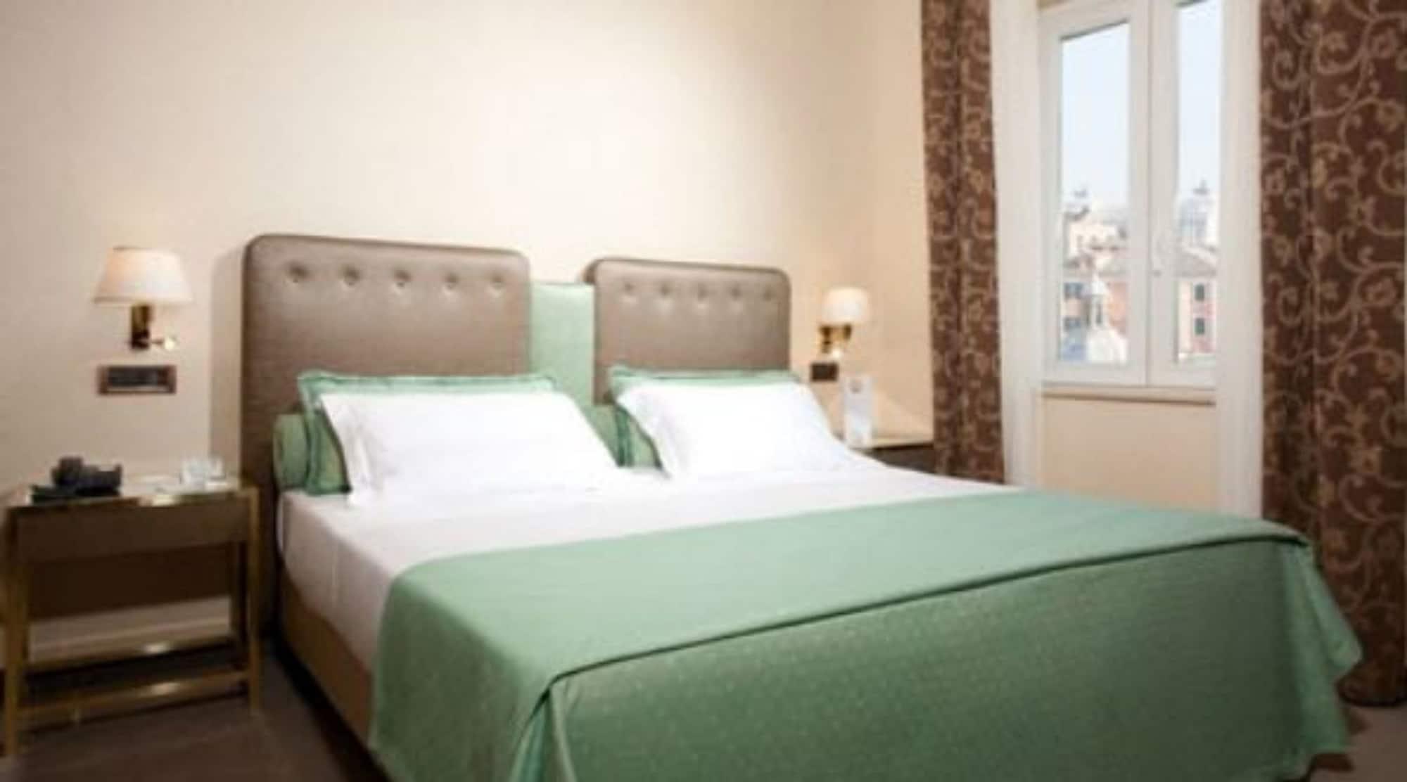 Hotel Nazionale Roma Esterno foto