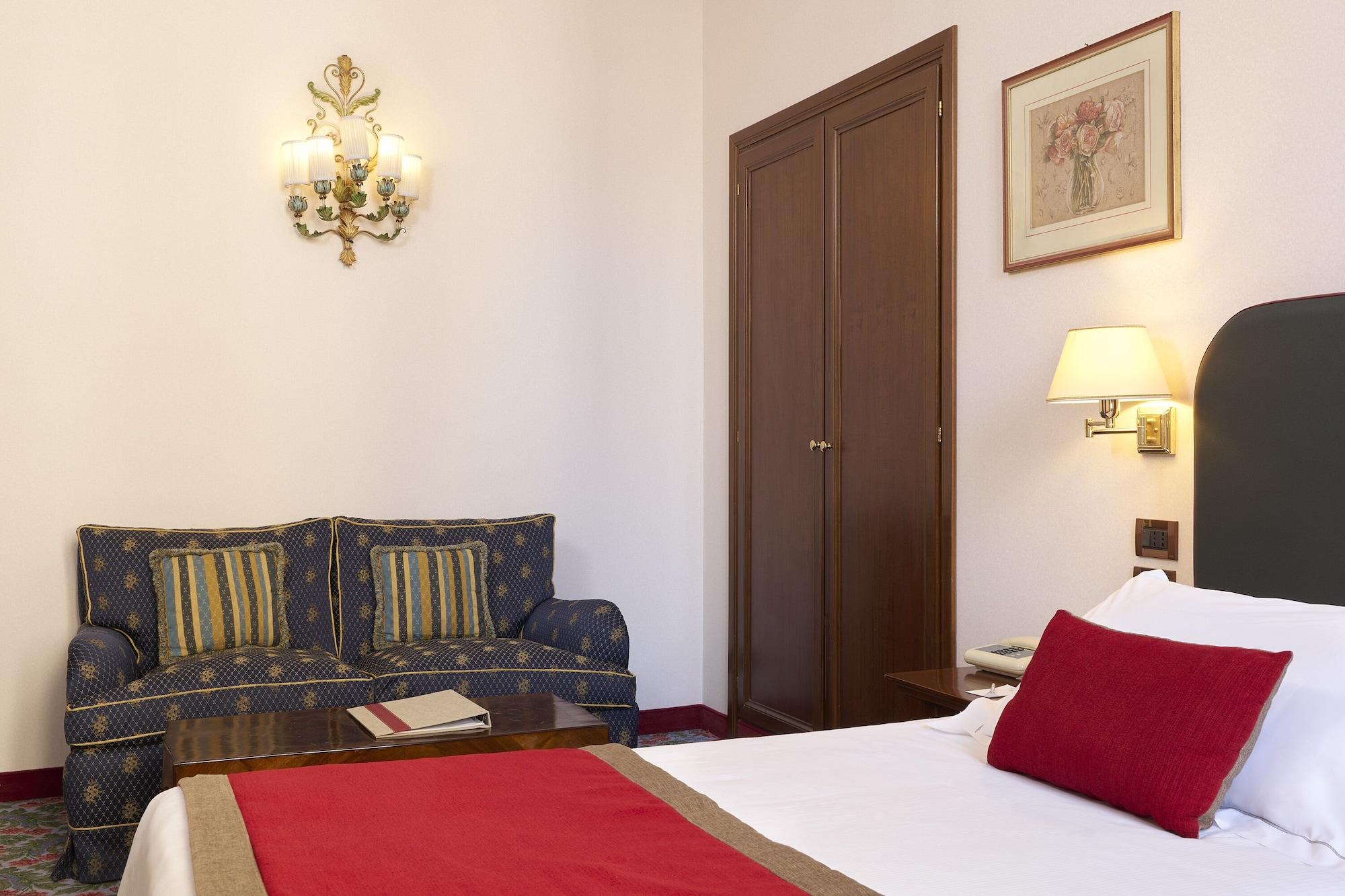 Hotel Nazionale Roma Esterno foto