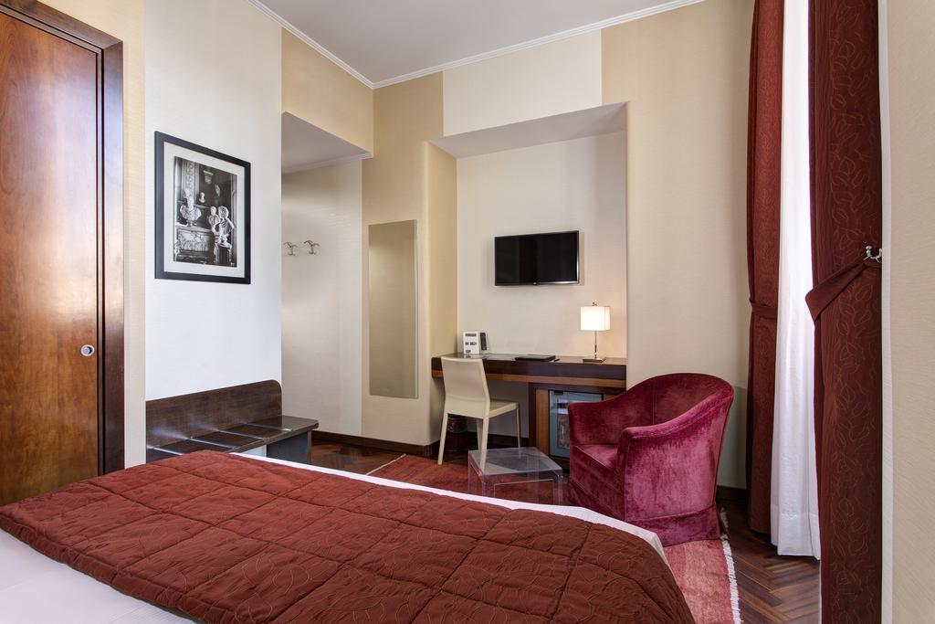 Hotel Nazionale Roma Esterno foto